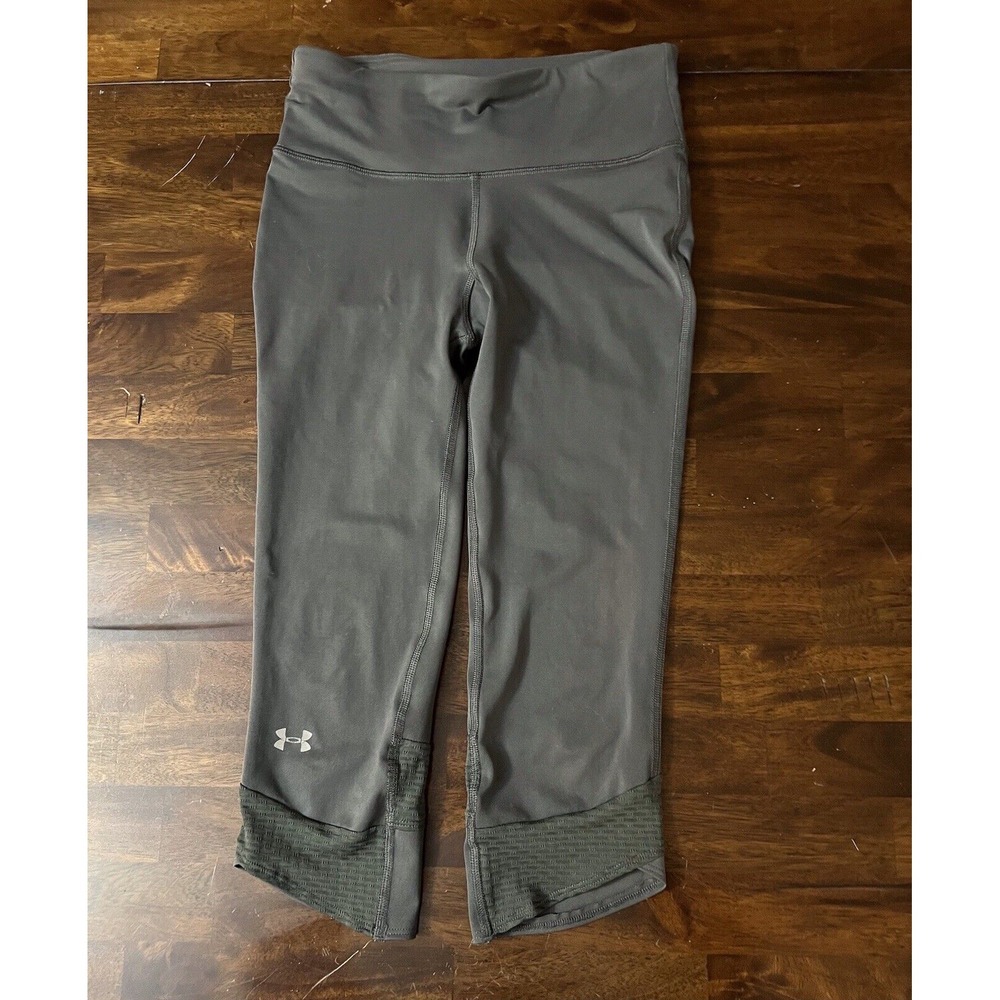 Under Armour Women's HeatGear Crop Leggings Size XS Compression‎ Athletic